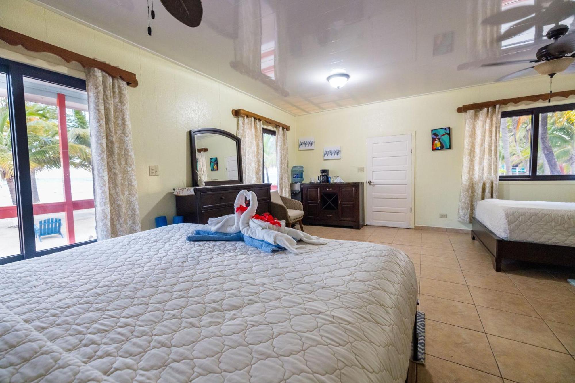 Blue Marlin Beach Resort Dangriga Ngoại thất bức ảnh