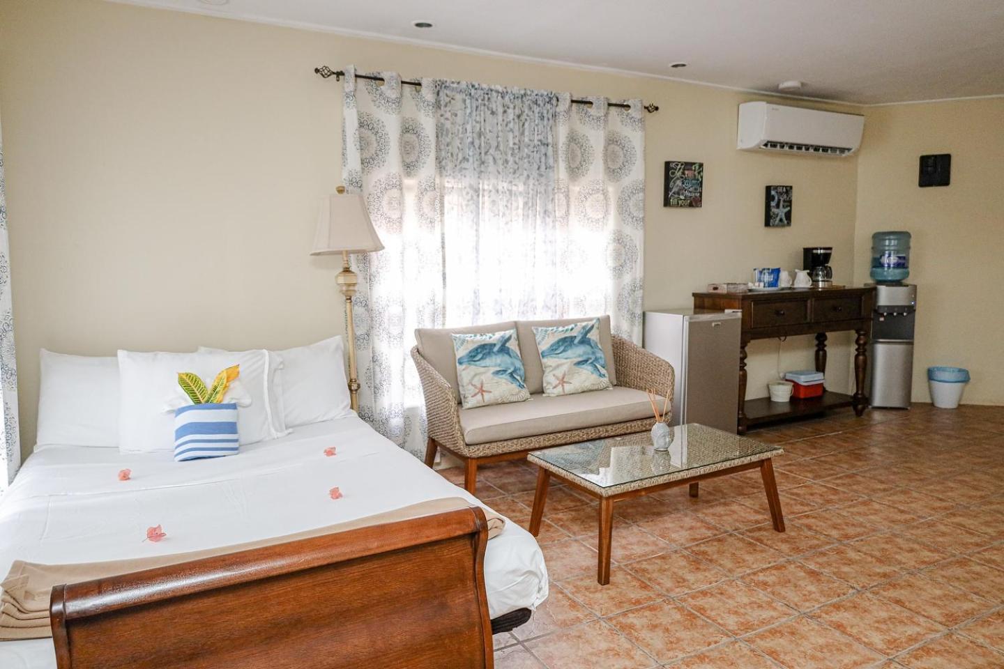 Blue Marlin Beach Resort Dangriga Ngoại thất bức ảnh