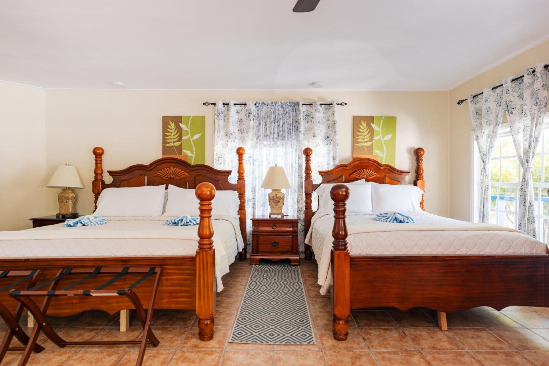 Blue Marlin Beach Resort Dangriga Ngoại thất bức ảnh