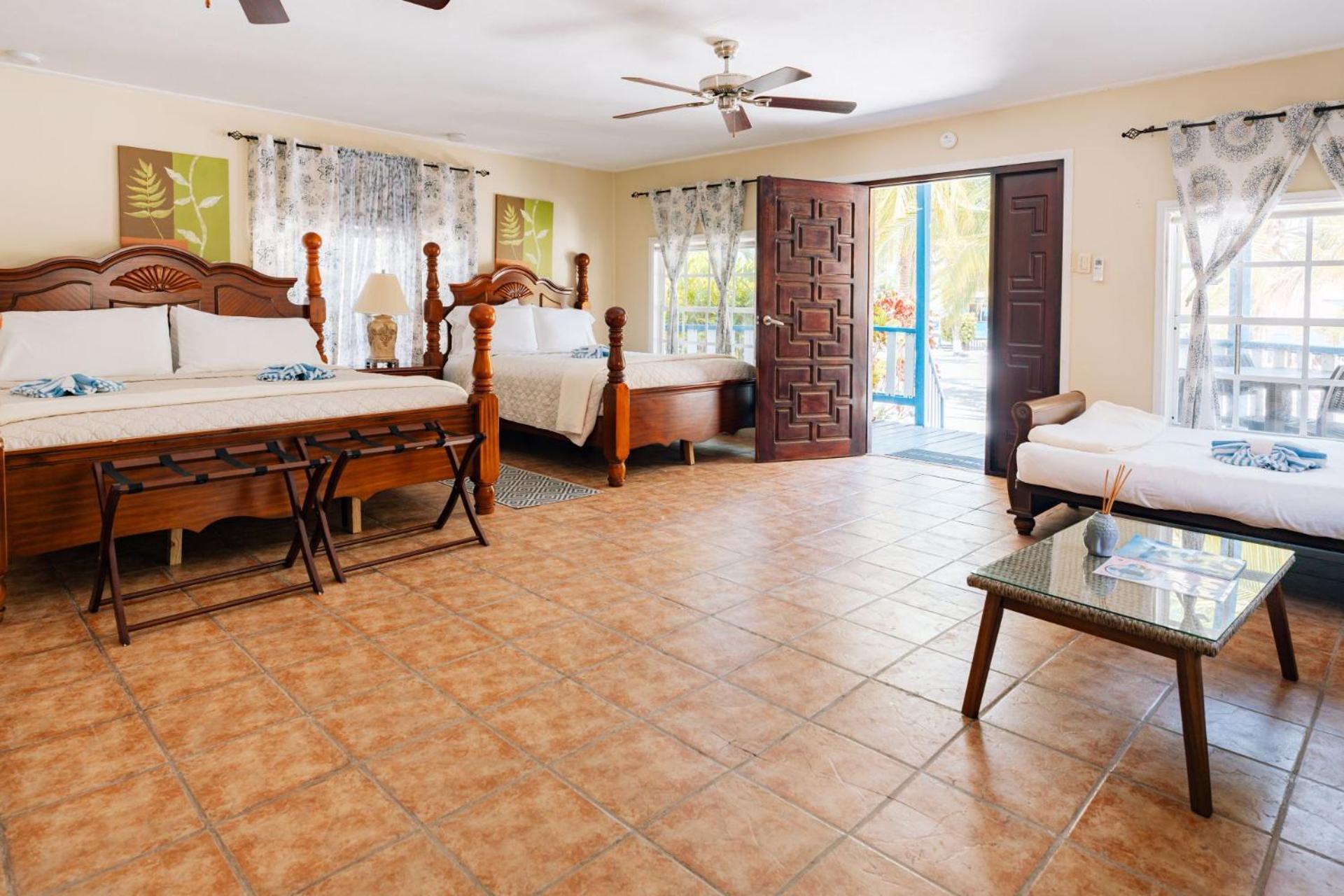 Blue Marlin Beach Resort Dangriga Ngoại thất bức ảnh