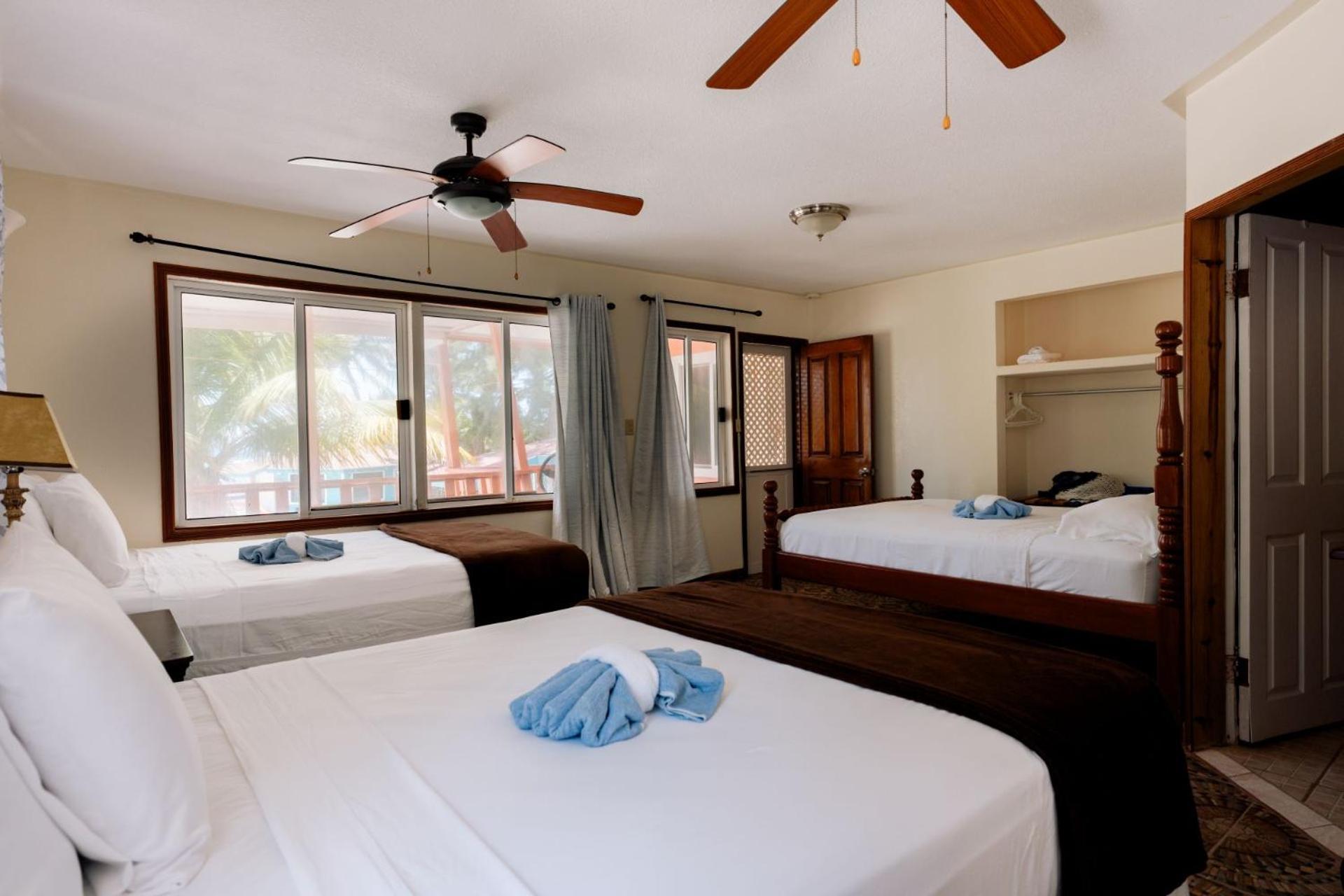 Blue Marlin Beach Resort Dangriga Ngoại thất bức ảnh